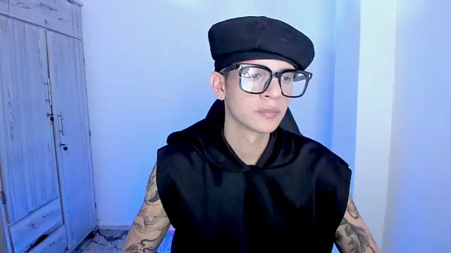 tylerrnova online show from July 8, 2026, 1:54 am