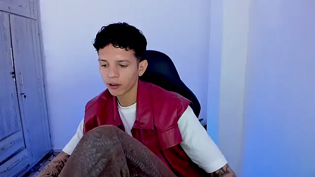 tylerrnova online show from July 12, 2026, 4:58 am