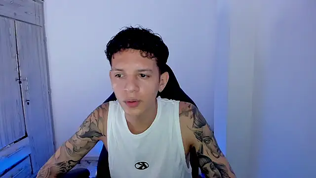 tylerrnova online show from July 14, 2026, 2:05 am