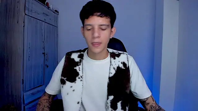 tylerrnova online show from July 31, 2026, 3:39 am