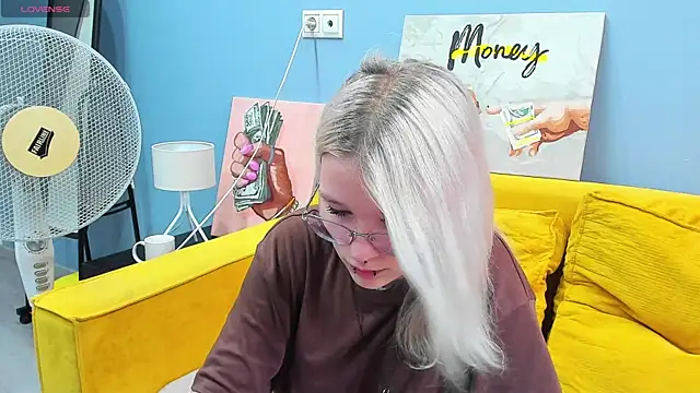 Nika-Smith online show from August 5, 2026, 9:34 am