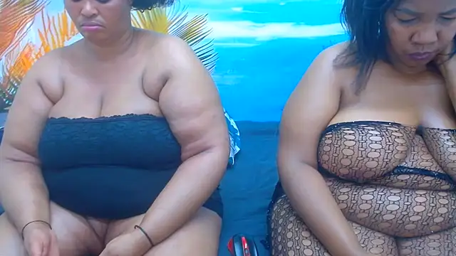 CURVYELEGANCExxx online show from July 25, 2026, 2:25 pm