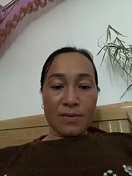 Loly hana online show from June 19, 2026, 3:22 am