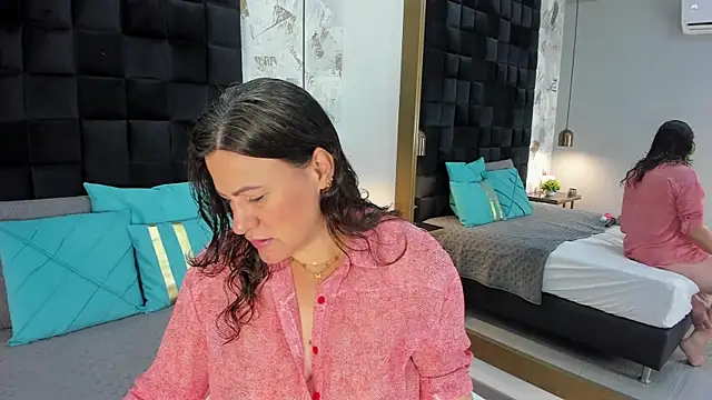 CharlotteG  online show from July 24, 2026, 1:20 pm