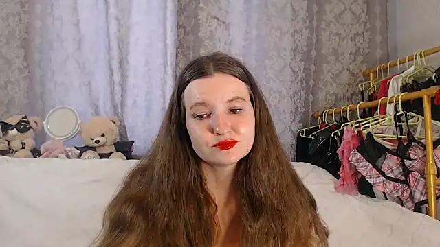 ChloeBrooklyn online show from July 1, 2026, 12:07 pm