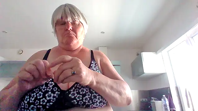 coquinesensuel online show from July 15, 2026, 12:10 pm