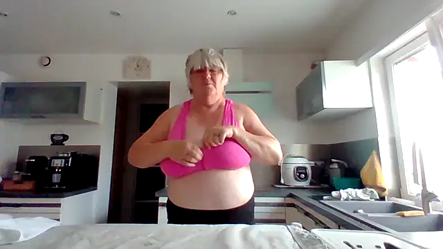 coquinesensuel online show from July 20, 2026, 10:50 am