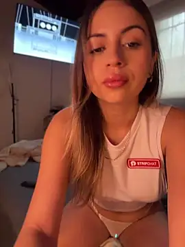 Snapshot of selina-sky chatting on July 21, 2026, 2:08 pm selina-sky online show from July 21, 2026, 2:08 pm