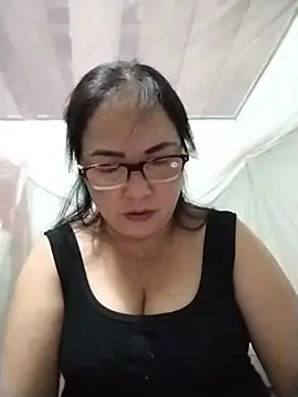 Snapshot of Naaya8109 chatting on July 11, 2026, 1:52 am Naaya8109 online show from July 11, 2026, 1:52 am