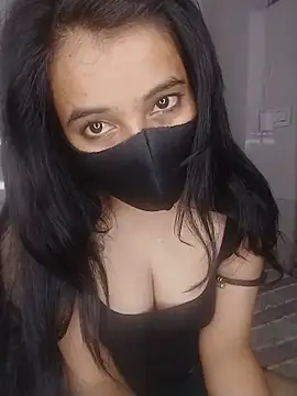 hottyplak online show from June 19, 2026, 8:01 pm
