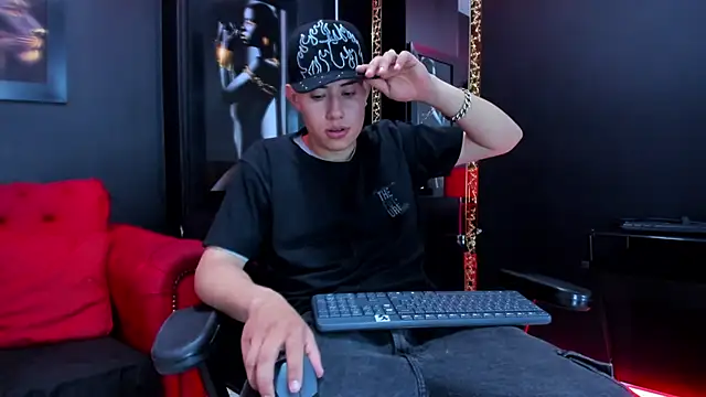 Thiagoo Vega online show from June 20, 2026, 7:27 pm