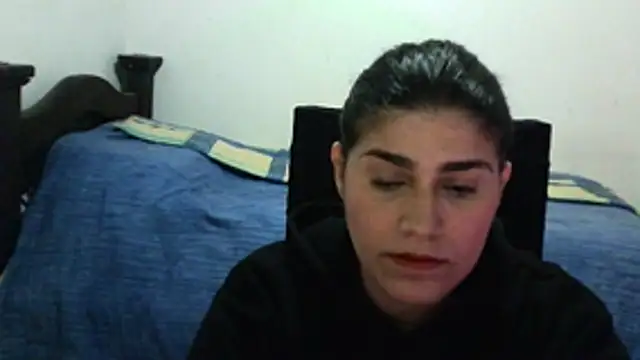 Snapshot of CarolinaMoretti chatting on August 3, 2026, 2:32 am CarolinaMoretti online show from August 3, 2026, 2:32 am