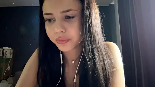 DivinaSaunders online show from July 26, 2026, 9:38 am