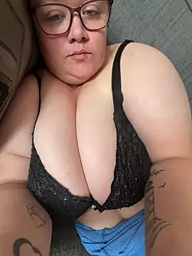 Snapshot of Honey_HazelX chatting on June 28, 2026, 8:31 am Honey HazelX online show from June 28, 2026, 8:31 am