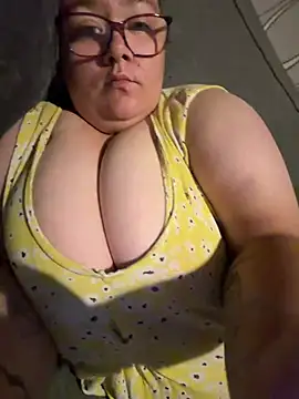 Snapshot of Honey_HazelX chatting on July 11, 2026, 4:04 am Honey HazelX online show from July 11, 2026, 4:04 am