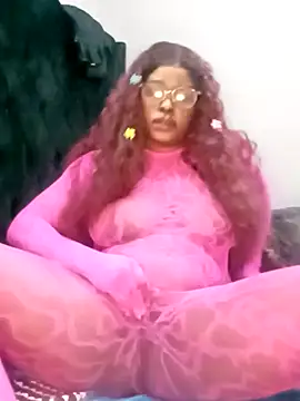Snapshot of pearlsweetgirl chatting on August 5, 2026, 2:25 am pearlsweetgirl online show from August 5, 2026, 2:25 am