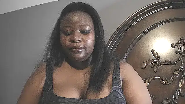 Snapshot of Love_Paitho chatting on August 1, 2026, 2:33 am Love Paitho online show from August 1, 2026, 2:33 am