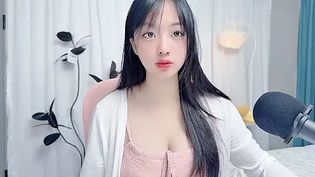 Winnie666999 online show from July 26, 2026, 3:04 am