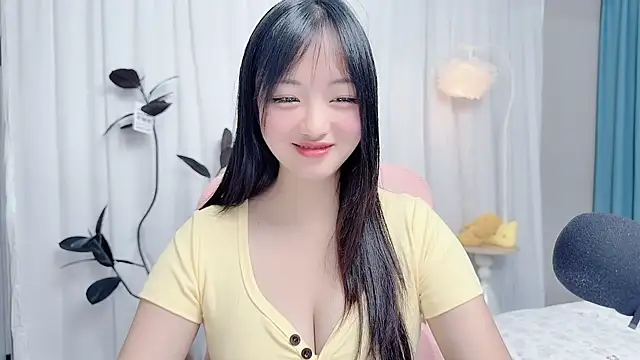 Winnie666999 online show from July 28, 2026, 12:48 pm