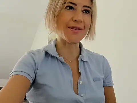 Ssoniaaa online show from September 12, 2025, 12:49 pm