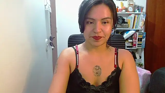 lilythdrake online show from July 3, 2026, 2:51 am