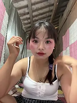 luvlivvy online show from June 23, 2026, 7:39 am