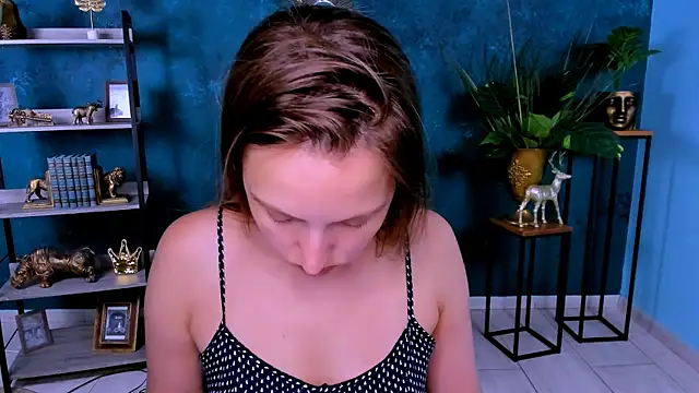Snapshot of ErinWise chatting on July 4, 2026, 8:31 am ErinWise online show from July 4, 2026, 8:31 am