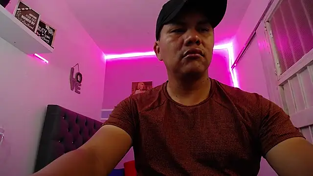 fuego moro online show from June 25, 2026, 7:18 pm