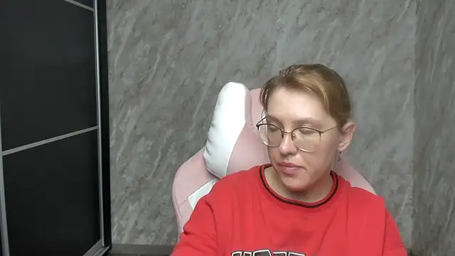 Snapshot of Reginasmilee chatting on March 5, 2025, 2:57 am Reginasmilee online show from March 5, 2025, 2:57 am