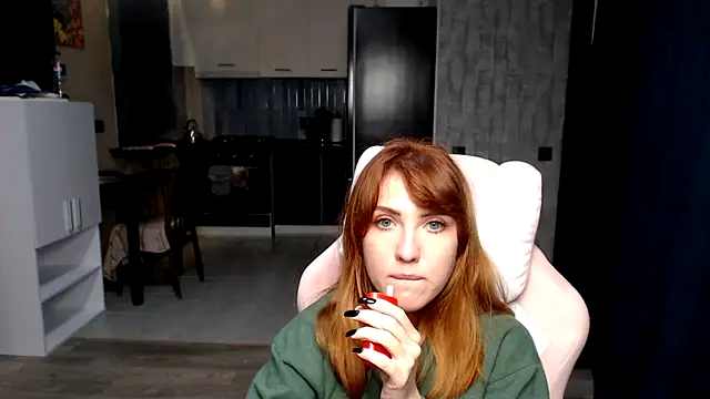 Reginasmilee online show from October 8, 2025, 4:15 pm