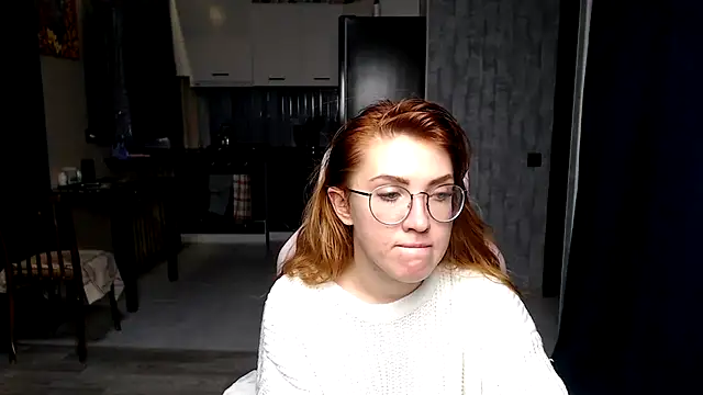 Reginasmilee online show from October 18, 2025, 1:01 pm