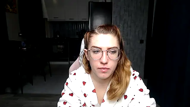 Reginasmilee online show from November 26, 2025, 12:33 am