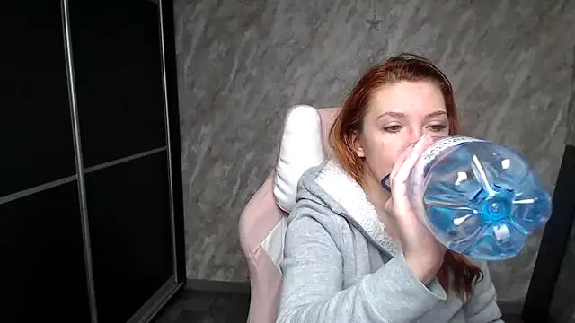 Reginasmilee online show from February 8, 2026, 1:53 am