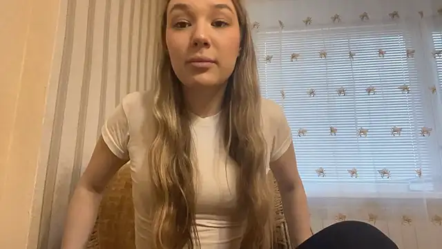AminaGirl online show from June 28, 2026, 3:18 pm