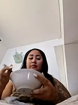 Valentina Tilly online show from July 28, 2026, 5:12 pm