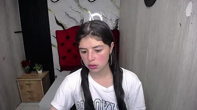lyssa blue online show from June 24, 2026, 12:37 pm
