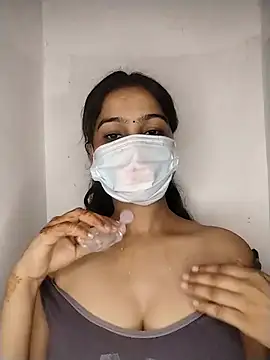nikita-cam online show from August 3, 2026, 7:06 pm