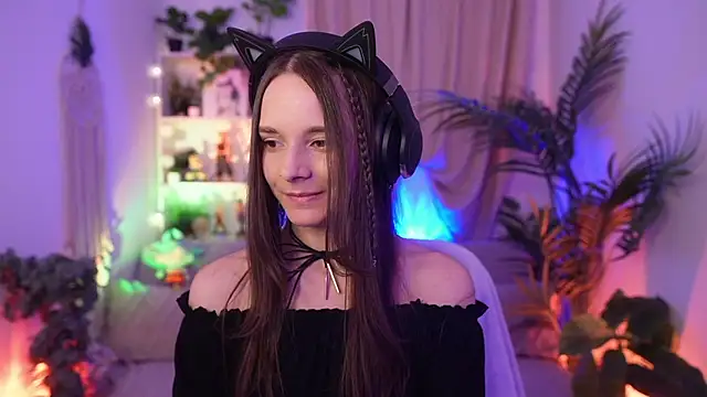 Anna Leah  online show from August 3, 2026, 6:33 pm