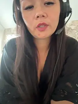Snapshot of FaithWeigel chatting on July 18, 2026, 2:54 pm FaithWeigel online show from July 18, 2026, 2:54 pm