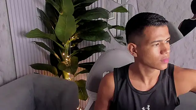 Noah sexhotty online show from July 3, 2026, 1:01 am