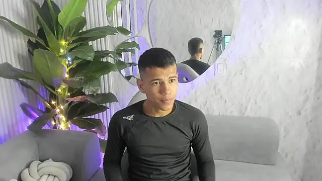 Noah sexhotty online show from July 12, 2026, 2:35 am