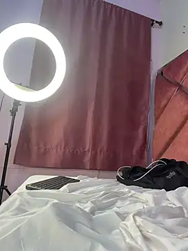 Pamela Luna online show from June 25, 2026, 12:21 am
