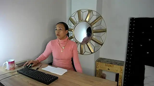 Snapshot of Charlot_Vixen chatting on July 8, 2026, 12:09 pm Charlot Vixen online show from July 8, 2026, 12:09 pm