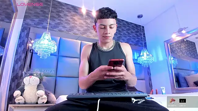 Mike Hung online show from June 25, 2026, 8:46 pm