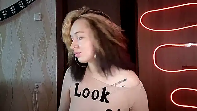 ElianaFox  online show from July 9, 2026, 8:29 am