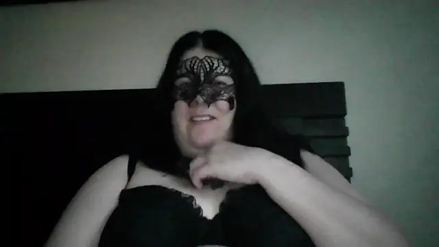 RavenRunee online show from July 4, 2026, 3:35 am