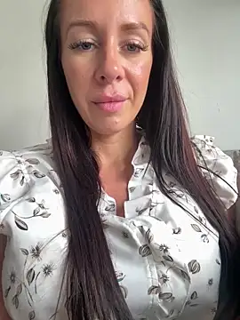 Snapshot of Charming_ScarlettX chatting on June 30, 2026, 1:45 pm Charming ScarlettX online show from June 30, 2026, 1:45 pm