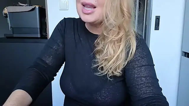 Snapshot of TammyJeann chatting on September 12, 2025, 3:01 pm TammyJeann online show from September 12, 2025, 3:01 pm