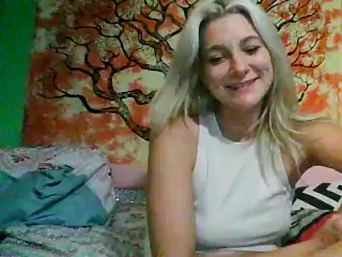 Snapshot of parislayd chatting on June 30, 2026, 6:58 am parislayd online show from June 30, 2026, 6:58 am