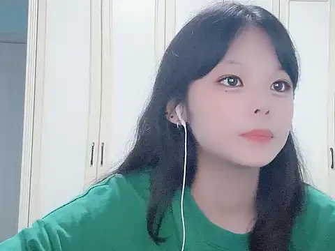 lila82828 online show from July 7, 2026, 11:58 am